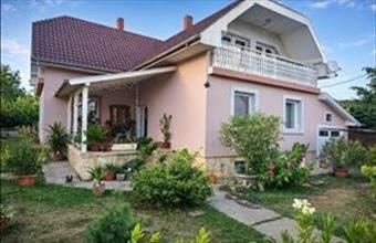 Eladó Vonyarcvashegyi családi ház hirdetés (73935674)