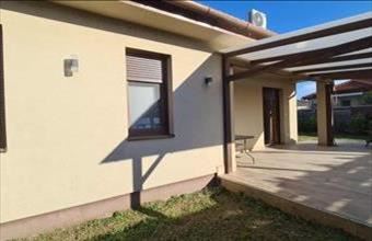 Eladó Győri családi ház hirdetés (48213346)