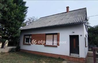 Eladó Orosházai családi ház hirdetés (36353759)