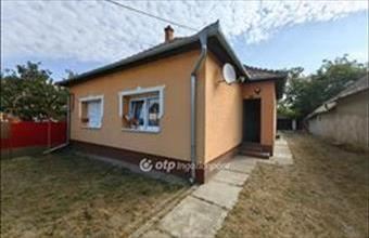 Eladó Kunhegyesi családi ház hirdetés (15445721)