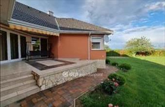 Eladó Bakonyszentlászlói családi ház hirdetés (22955555)