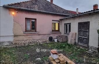 Eladó Pápai családi ház hirdetés (38273435)