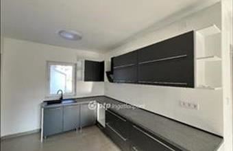 Eladó Előszállási családi ház hirdetés (74787331)