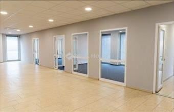 Kiadó Szentendrei iroda irodaházban hirdetés (63789561)