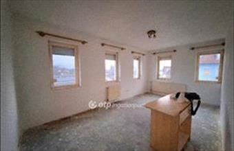 Eladó Egeri tégla lakás hirdetés (69652272)