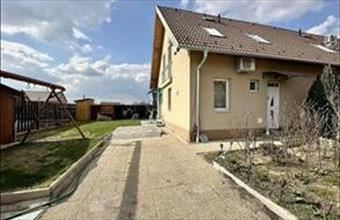 Eladó Váci tégla lakás hirdetés (93393957)