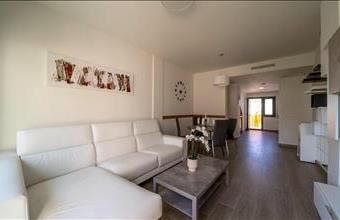 Eladó Spanyolországi tégla lakás hirdetés (73771832)