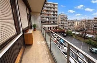 Eladó Budapest II. kerületi csúsztatott zsalus lakás hirdetés (43432747)