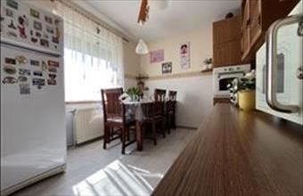 Eladó Balatonfűzfői családi ház hirdetés (57364574)