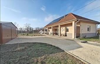 Eladó Tápiószentmártoni családi ház hirdetés (33642564)