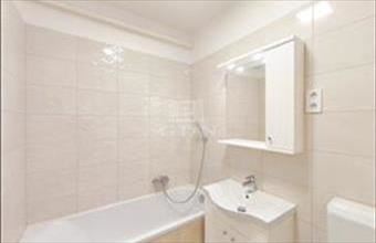 Eladó Zalaegerszegi csúsztatott zsalus lakás hirdetés (37977952)