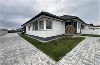 Kiadó Nyúli családi ház hirdetés (73391977)