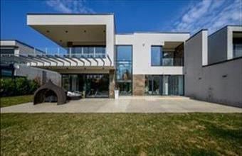 Eladó Budapest III. kerületi családi ház hirdetés (57748342)