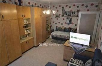 Eladó Budapest III. kerületi panel lakás hirdetés (13663236)