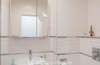 Eladó Balatonkenesei tégla lakás hirdetés (87331433)