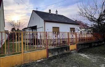 Eladó Székesfehérvári családi ház hirdetés (24642741)