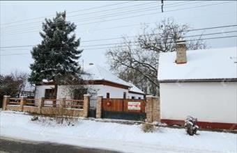 Eladó Győrzámolyi családi ház hirdetés (77349444)