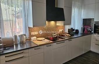 Eladó Budapest XV. kerületi sorház hirdetés (51778514)