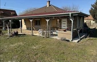 Eladó Dánszentmiklósi családi ház hirdetés (69644324)