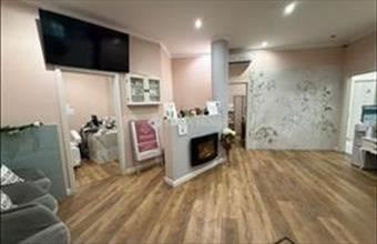 Eladó Kecskeméti üzlethelyiség utcafronton hirdetés (45373413)