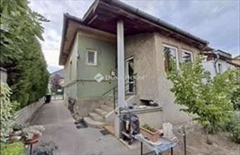 Eladó Budapest XV. kerületi családi ház hirdetés (39973665)