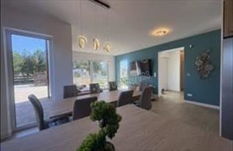 Eladó Majosházai családi ház hirdetés (32748854)