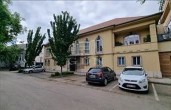 Kiadó Székesfehérvári iroda irodaházban hirdetés (72451429)