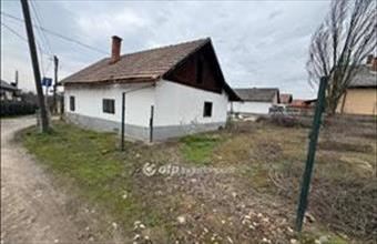 Eladó Tiszafüredi családi ház hirdetés (63437217)