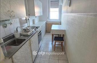 Eladó Pápai panel lakás hirdetés (95434393)