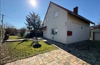 Eladó Pécsi családi ház hirdetés (34573444)