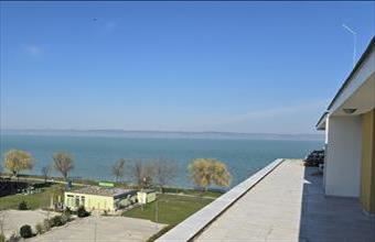 Eladó Siófoki tégla lakás hirdetés (63775125)