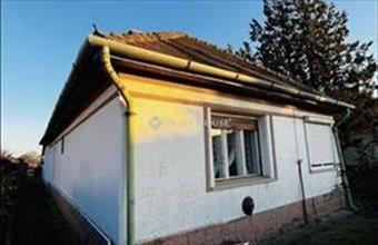 Eladó Tápiószecsői családi ház hirdetés (99988944)