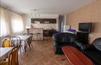 Kiadó Székesfehérvári családi ház hirdetés (27563338)