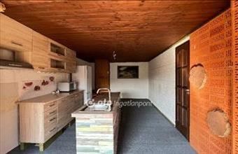 Eladó Egeri hétvégi ház hirdetés (32557762)