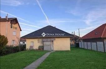 Eladó Úri családi ház hirdetés (22369275)