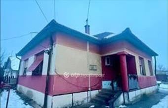 Eladó Jászladányi családi ház hirdetés (44812792)