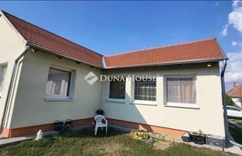 Eladó Jászfényszarui családi ház hirdetés (34547735)