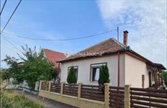 Eladó Tóalmási családi ház hirdetés (23382149)