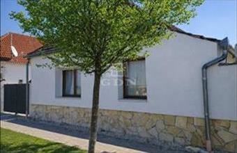 Eladó Bébi családi ház hirdetés (92693584)