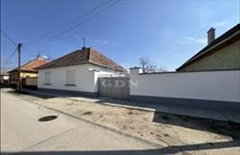 Eladó Bajai családi ház hirdetés (36215136)