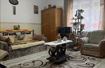 Eladó Szolnoki családi ház hirdetés (75359432)