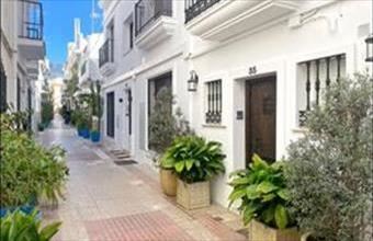 Eladó Spanyolországi sorház hirdetés (78893442)