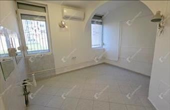 Eladó Sajószentpéteri üzlethelyiség udvarban hirdetés (66672459)