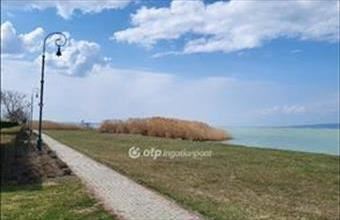 Eladó Fonyódi tégla lakás hirdetés (94697447)