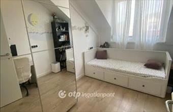 Eladó Szentendrei csúsztatott zsalus lakás hirdetés (32694465)