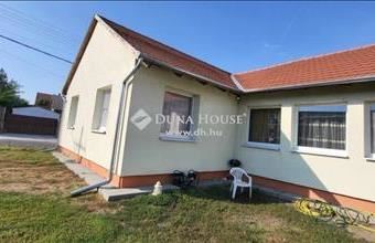 Eladó Jászfényszarui családi ház hirdetés (79484277)