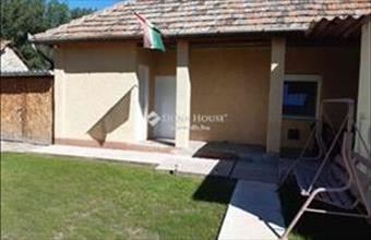 Eladó Újszilvási családi ház hirdetés (47444434)