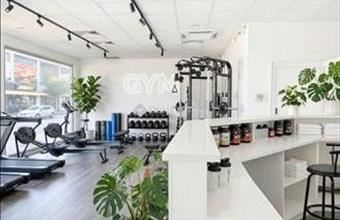 Eladó Miskolci üzlethelyiség utcafronton hirdetés (73677413)