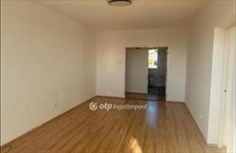 Eladó Budapest II. kerületi csúsztatott zsalus lakás hirdetés (79774944)