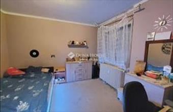 Eladó Szekszárdi panel lakás hirdetés (39337722)